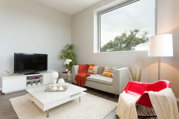 Elmwood Building - Photo 1