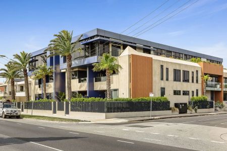 Unit 203/35 Marine Parade, St Kilda. - Photo 3