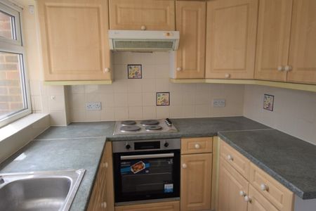 1 bedroom Apartment - TENTERFIELD HOUSE, WELWYN - Photo 4