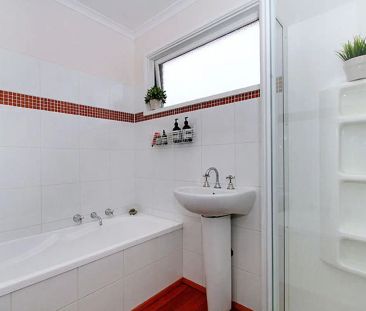 “Double story neat townhouse!” - Photo 1