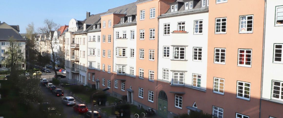 2-Raum • Einbauküche • Laminat • Tageslichtbad • Stellplatz • Kaßberg • Wanne • Anschauen & Mieten - Photo 1