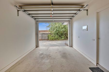 2/13 Leila Court, Thomastown VIC 3074 - Photo 2