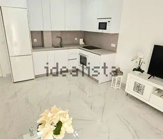 Alquiler de piso en Paseo Marítimo Rey de España - Photo 2