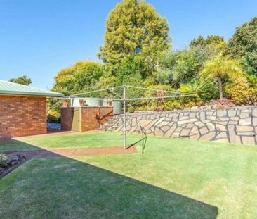 Well Presented Family Hone in An Outstanding Location. - Photo 5