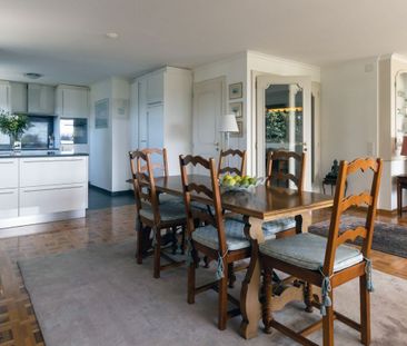 Zu vermieten - Schönes möbliertes 4.5-Zimmer-Apartment mit Seeblick... - Photo 4