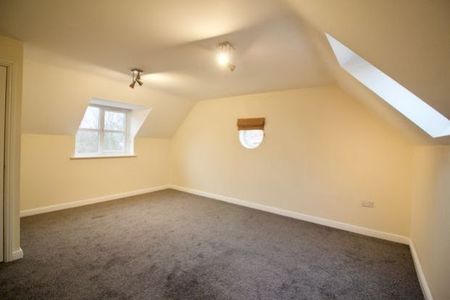 4 Bedroom - Photo 4