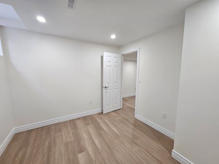 For Lease - 7 Calthorpe Avenue Unit# Basement Unit B, Toronto, Ontario - Photo 3