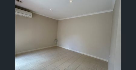 BEAUTIFUL LOW MAINTENANCE HOME - TULLAMARINE - Photo 2