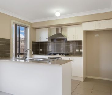 Spacious Family Home - Photo 5