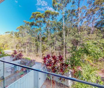 Stylish Townhouse - Photo 2