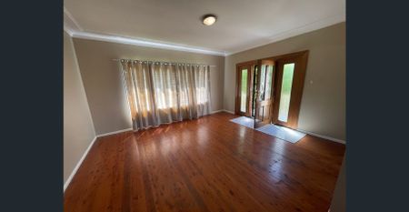 PET FRIENDLY TWO BEDROOM HOME!! - Photo 2