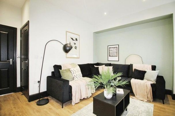1 bedroom in a house share to rent - Photo 1
