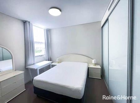 Two-bedroom Apartment in the central of Killara - Photo 2