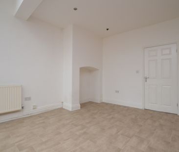 3 Bedroom Terraced House - Photo 4