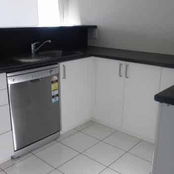 ** GROUND FLOOR 2 Bedroom Apartment ** - Photo 1