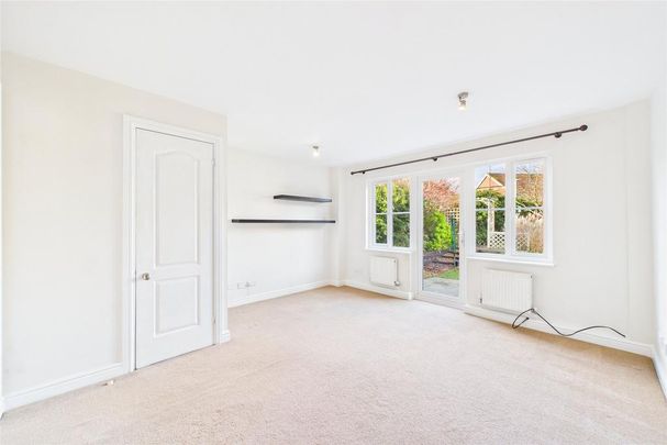 2 bedroom end of terrace house to rent - Photo 1