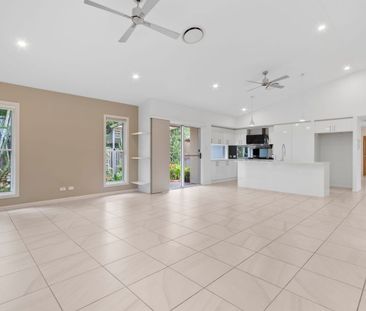 Modern & Sophisticated Family Home in Coomera! - Photo 4