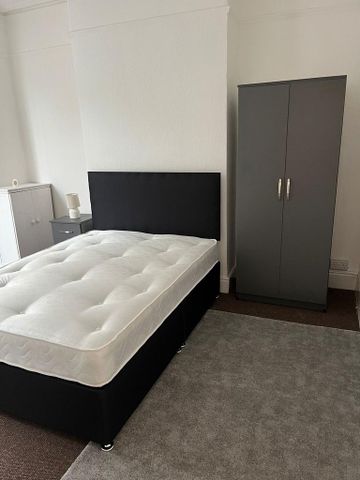 1 bedroom in a house share to rent - Photo 5