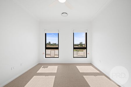 1/160 Muttama Parade, Gobbagombalin NSW 2650 - Photo 2