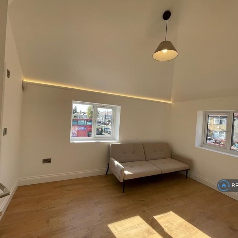 3 bedroom flat to rent - Photo 1