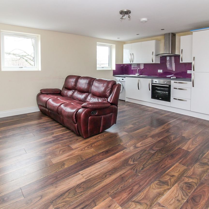 2 bedroom apartment to rent Roseland Road, Kenilworth, CV8 - Photo 1