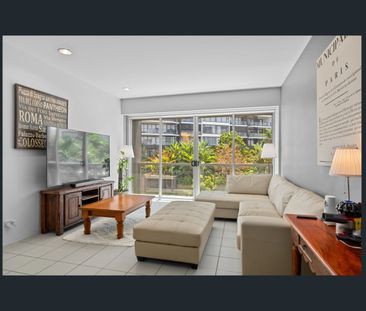 Spacious Two-Bedroom Apartment in the Heart of Teneriffe - Photo 3