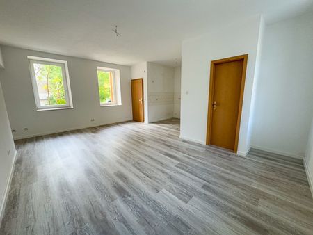 Single-Wohnung mit Einbauküche & Fußbodenheizung in Beierfeld zu vermieten - Photo 3