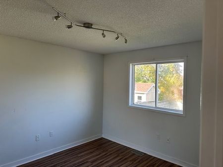 For Lease - 16 Lucas Avenue Unit# UPPER, Barrie, Ontario - Photo 5