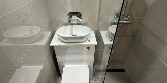 Queen Anne Avenue, London, BR2 0 - Photo 3