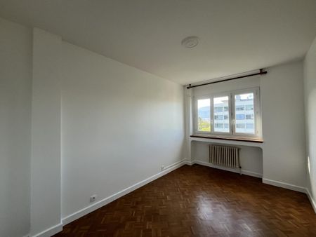 Location Appartement 4 pièces 96m² CHAMBERY 73000 - Photo 4