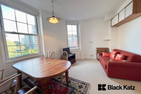 Bright and Spacious Three Bedroom Apartment in the Heart of London Bridge - Photo 3