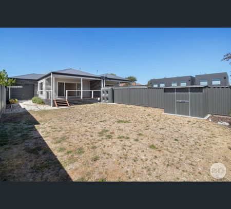 1015b Lydiard Street North, Ballarat North, Vic 3350 - Photo 4