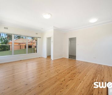 Great Beautiful 3 Bedroom House close from Penrith Station - Photo 1