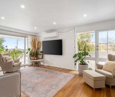 Beautifully renovated home in peaceful location - Photo 1