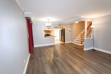 For Lease - 8 Meadowland Avenue Unit# Upper Unit, Barrie, Ontario - Photo 4