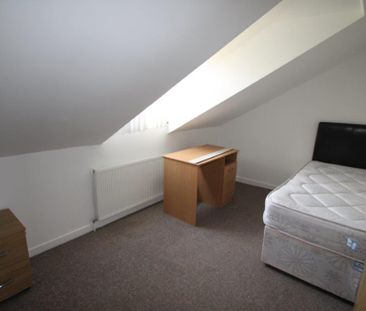 2 Bedroom | Flat 3, 9 North Road East, PL4 6AS - Photo 1