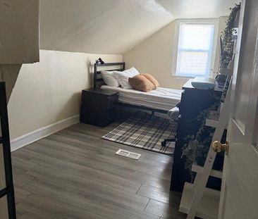 For Lease - 197 Division Street, Cobourg, Ontario - Photo 6