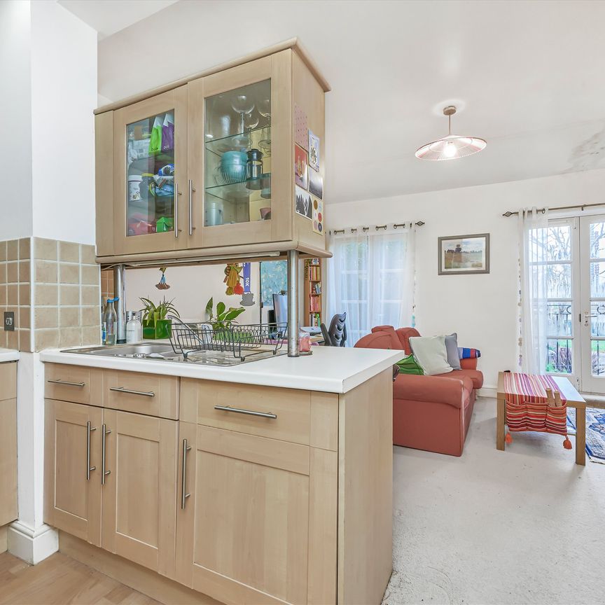 Abbeyfield Road, Surrey Quays, SE16, London - Photo 1