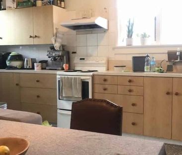 3bdrm Home in Handy Location - Photo 2