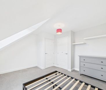 4 bedroom semi-detached house to rent - Photo 1