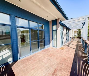 Stand Alone House in Corlette! - Photo 4