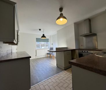 3 bedroom terraced house to rent - Photo 5