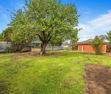Family Home in Convenient Sebastopol Location - Photo 3
