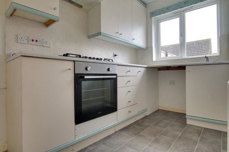 2 bedroom terraced house to rent - Photo 4