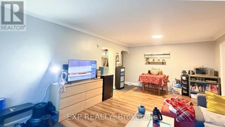 2 - 725 MELBOURNE AVENUE - Photo 3