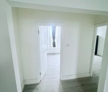2 Bed Flat, Telegraph Mews, IG3 - Photo 6