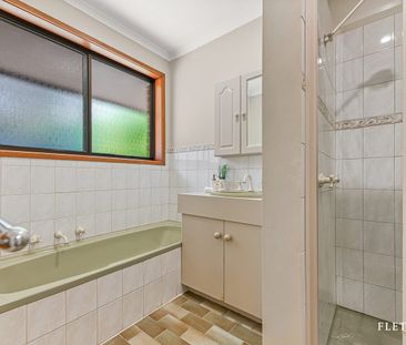 Sprawling family home - Photo 2