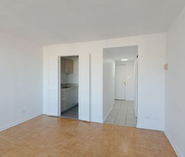 1975 Maisonneuve Blvd West - Photo 3