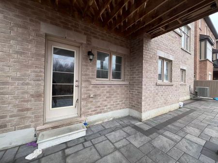 For Lease - 51 Bridgepointe Court, Aurora, Ontario - Photo 4