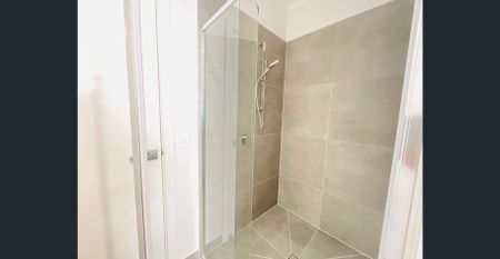 Private Ensuite Room with Courtyard - All Bills & Internet Included | From $300/week - Photo 2